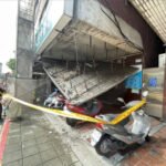 北市重慶北路天花板整片崩落 3機車慘被壓