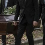 葬儀社員工手滑棺木滾下樓 家屬見遺體慘狀崩潰求償3000萬